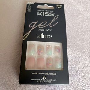 Kiss Ready-to-wear Gel nails(glue included)